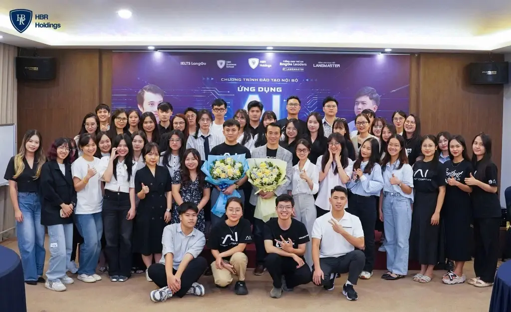 Đội ngũ nhân sự HBR Holdings tham gia chương trình đào tạo ứng dụng AI trong Sales và Marketing